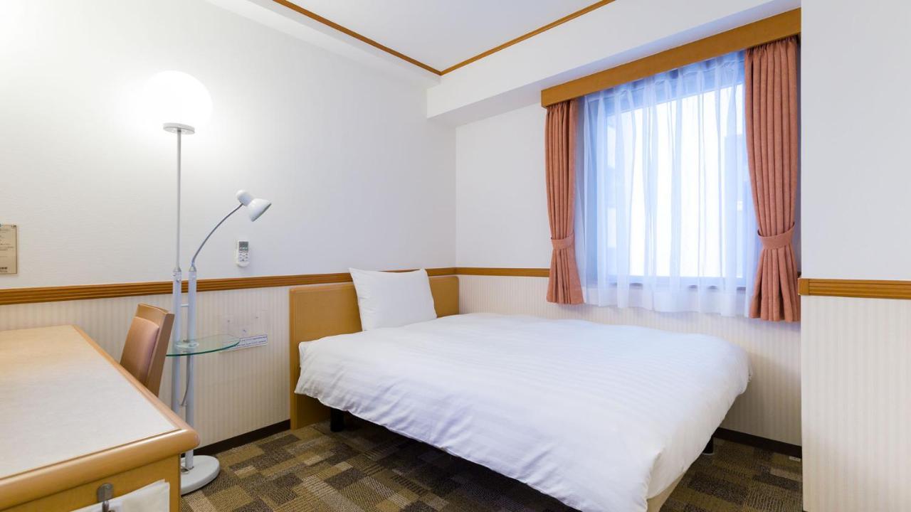 Toyoko Inn Tokyo Tozai-Sen Nishi-Kasai Buitenkant foto