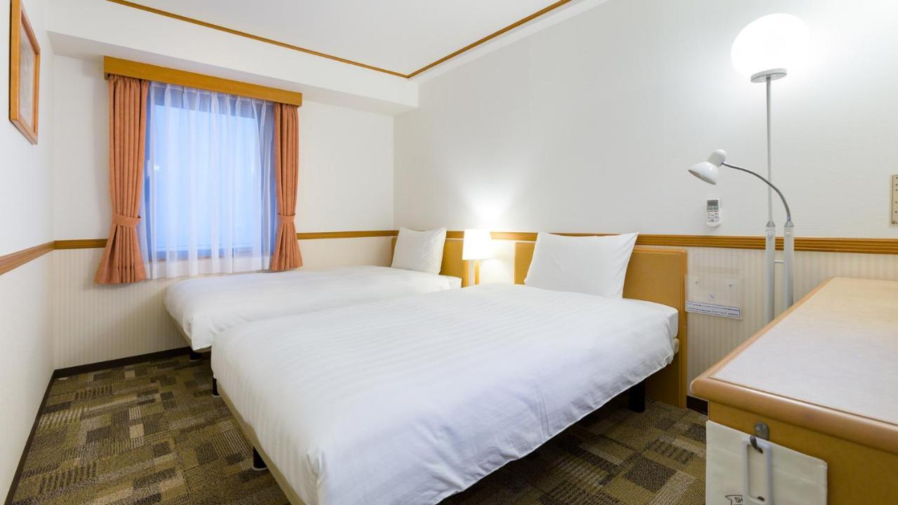Toyoko Inn Tokyo Tozai-Sen Nishi-Kasai Buitenkant foto
