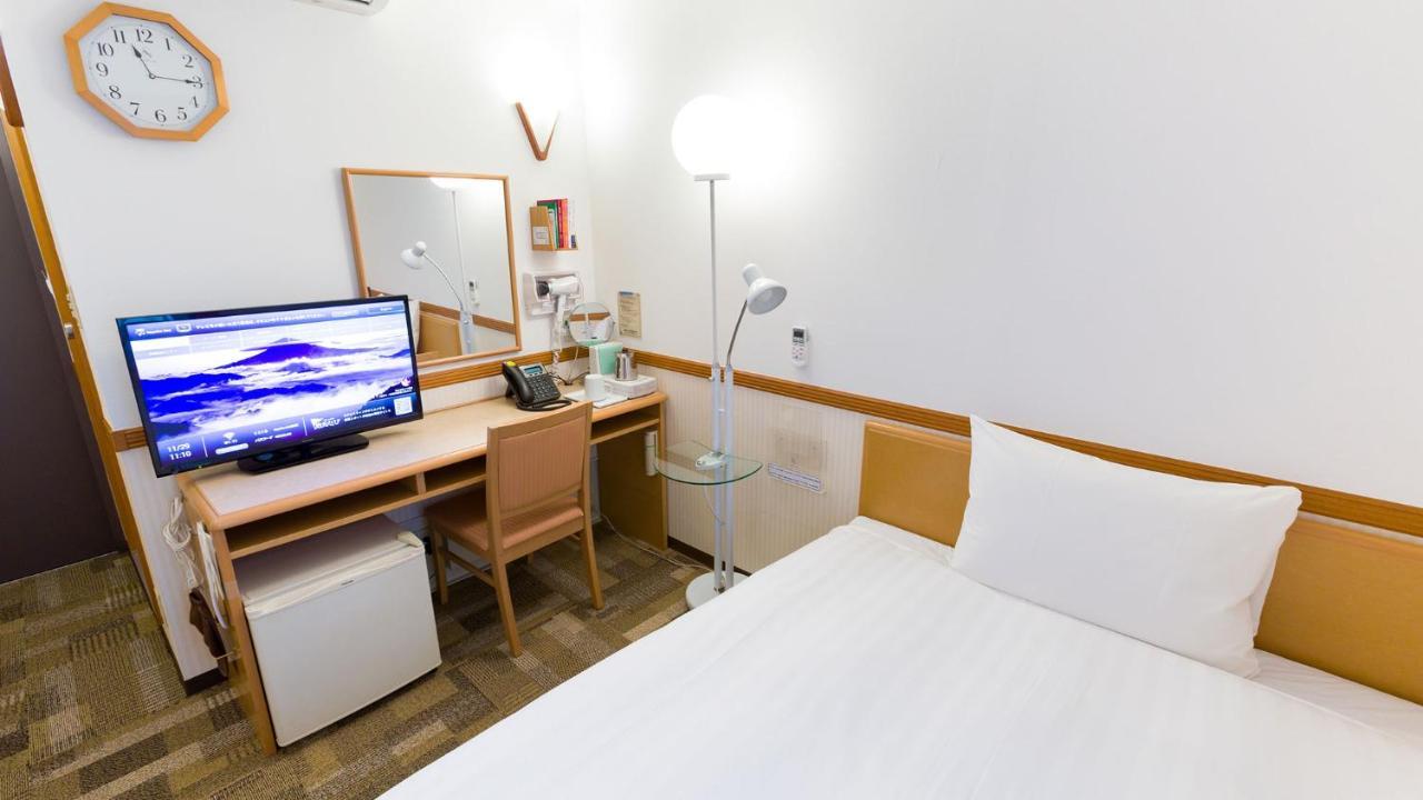 Toyoko Inn Tokyo Tozai-Sen Nishi-Kasai Buitenkant foto