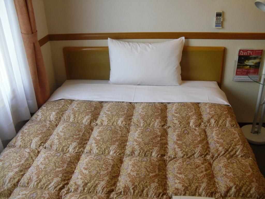 Toyoko Inn Tokyo Tozai-Sen Nishi-Kasai Buitenkant foto