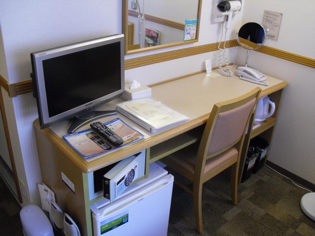 Toyoko Inn Tokyo Tozai-Sen Nishi-Kasai Buitenkant foto